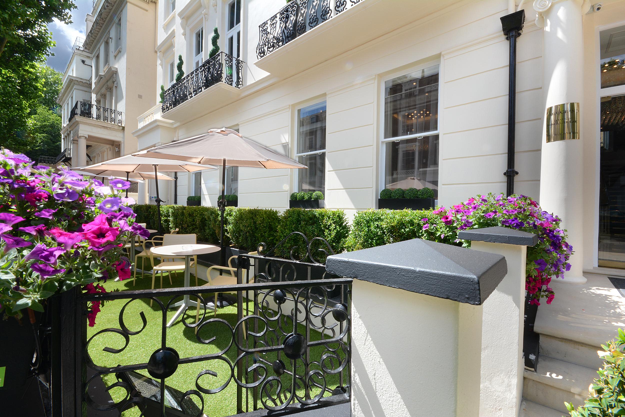Park Grand London Lancaster Gate Londres Exterior foto The garden at 100 Eaton Square
