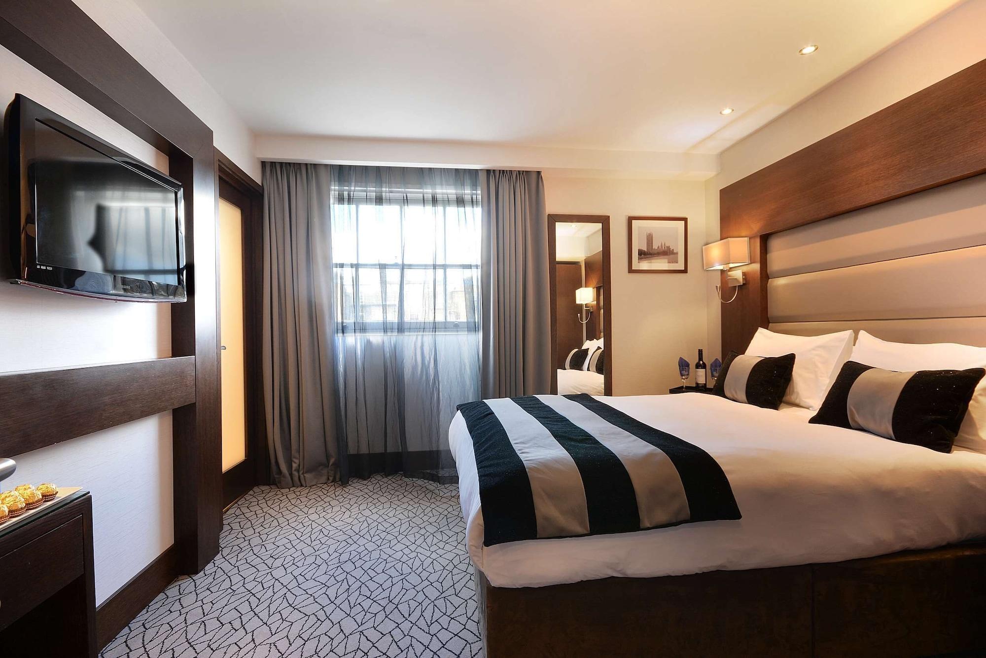 Park Grand London Lancaster Gate Londres Exterior foto A bedroom at the hotel