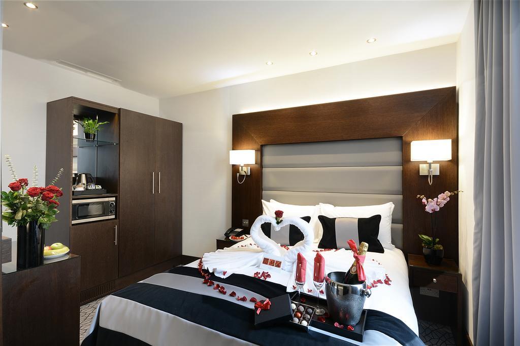 Park Grand London Lancaster Gate Londres Exterior foto A bedroom at the hotel