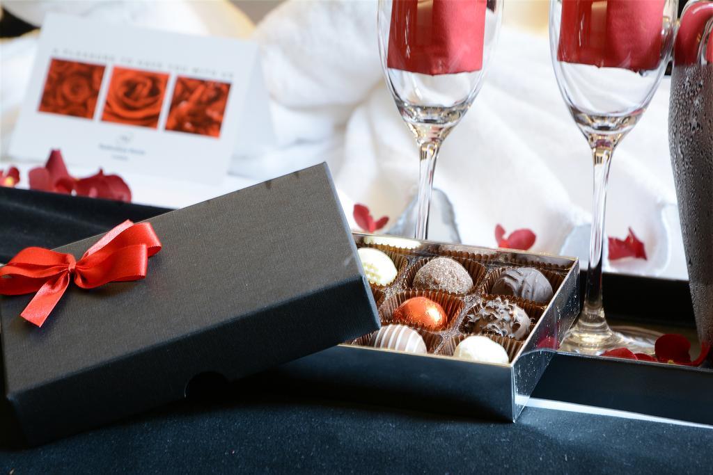 Park Grand London Lancaster Gate Londres Exterior foto A box of chocolates