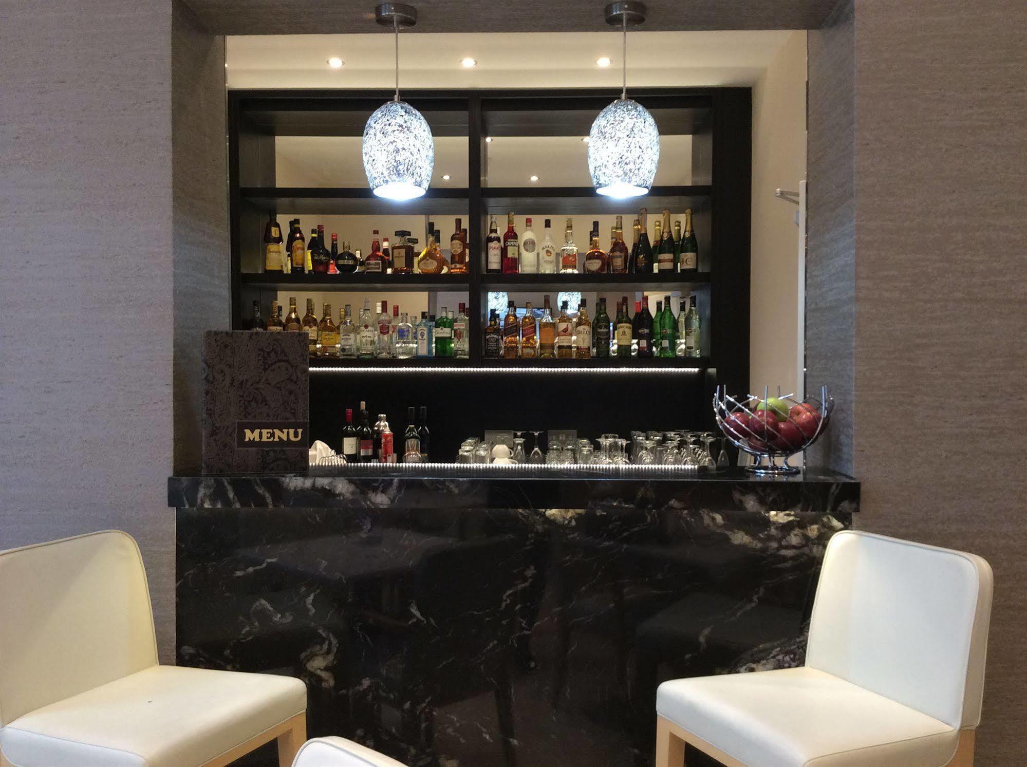 Park Grand London Lancaster Gate Londres Exterior foto The bar at the 2012 London Olympics